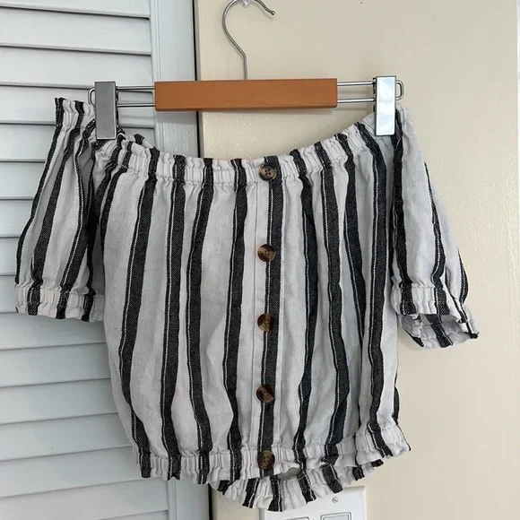 Tops - Picture 3 of 3